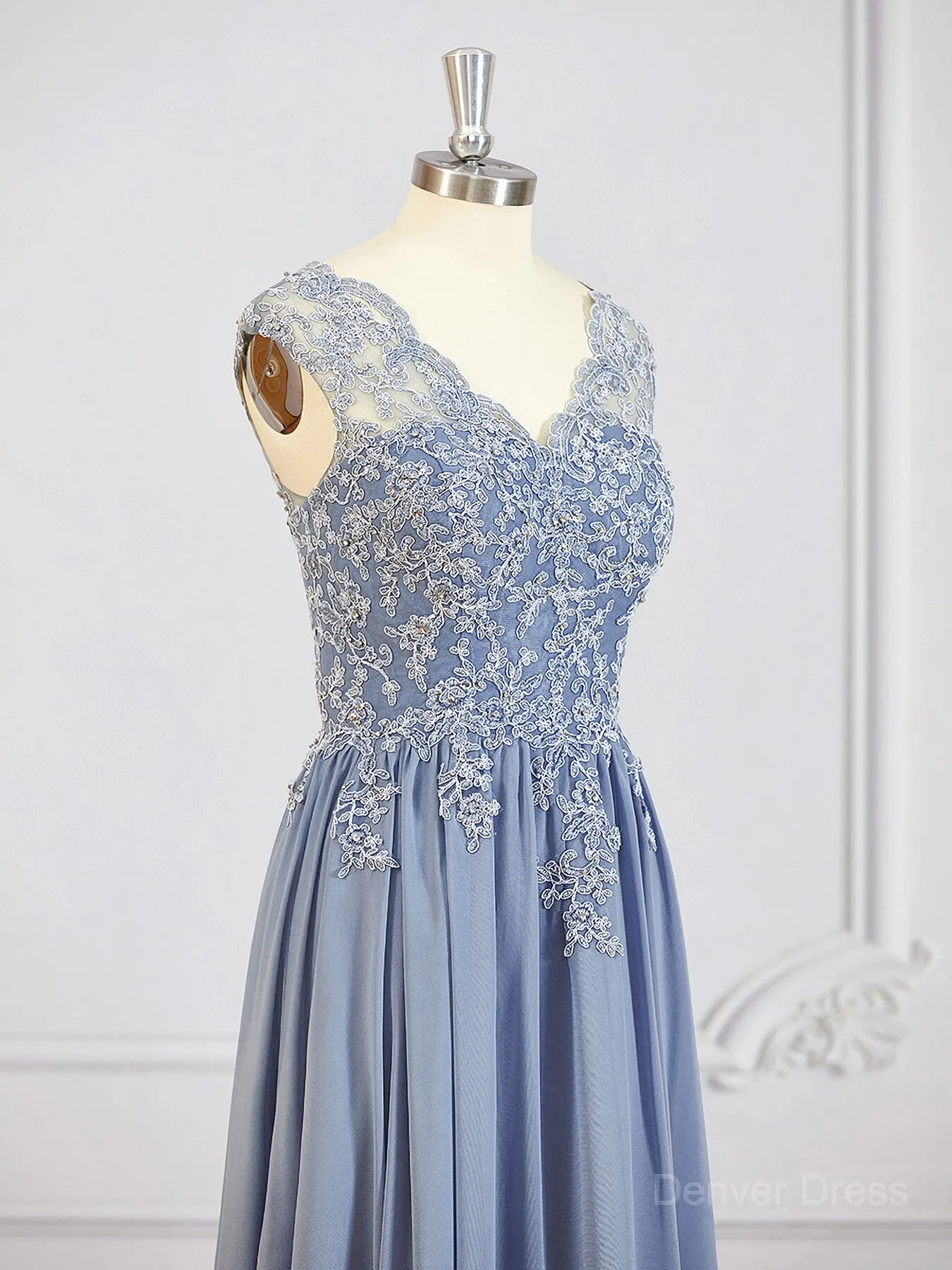 A-Line V-neck Floor-Length Chiffon Mother of the Bride Dresses With Appliques Lace
