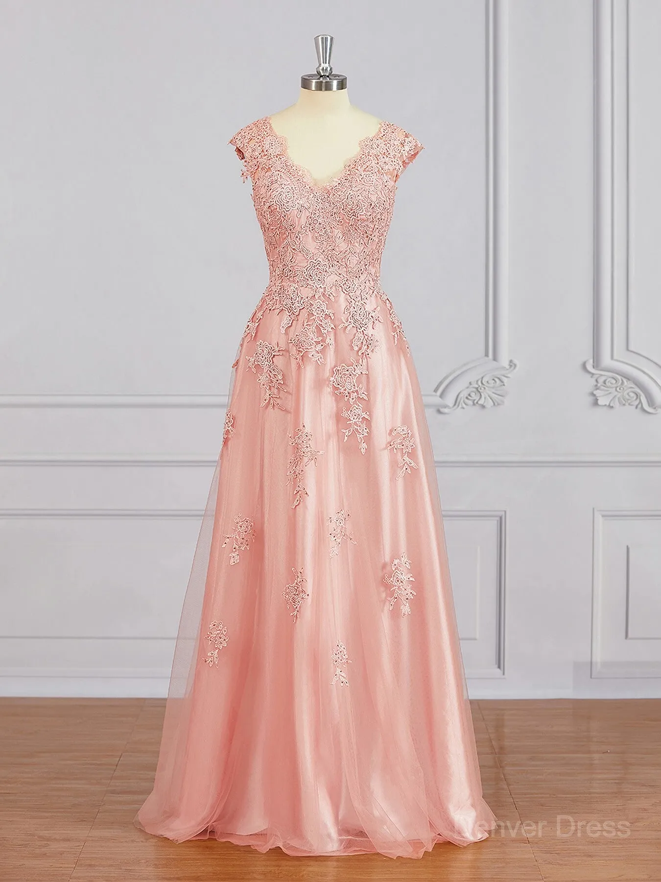 A-Line V-neck Floor-Length Tulle Mother of the Bride Dresses With Appliques Lace