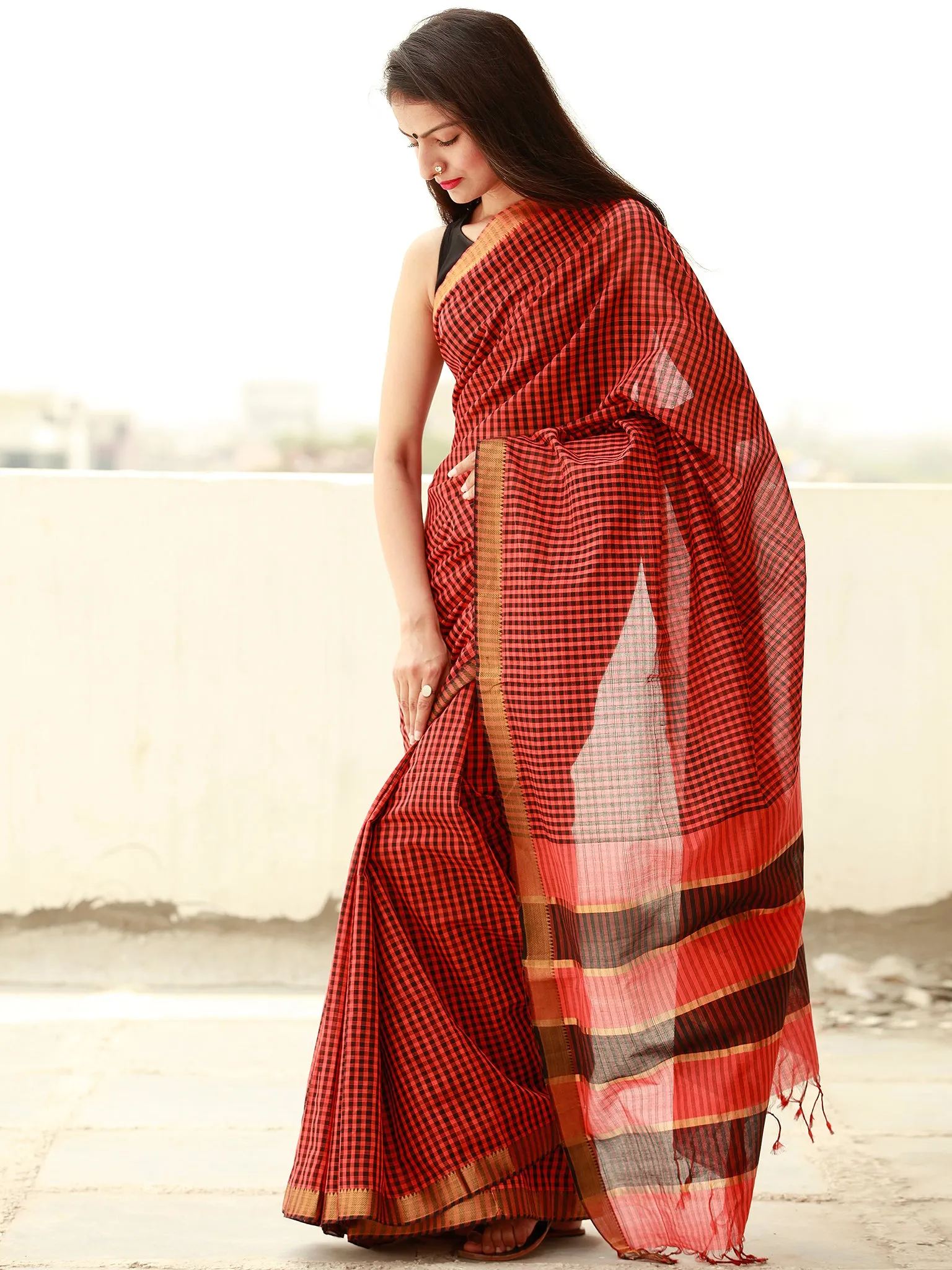 Brick Red Black Handloom Mangalagiri Cotton Saree With Zari Border - S031703851