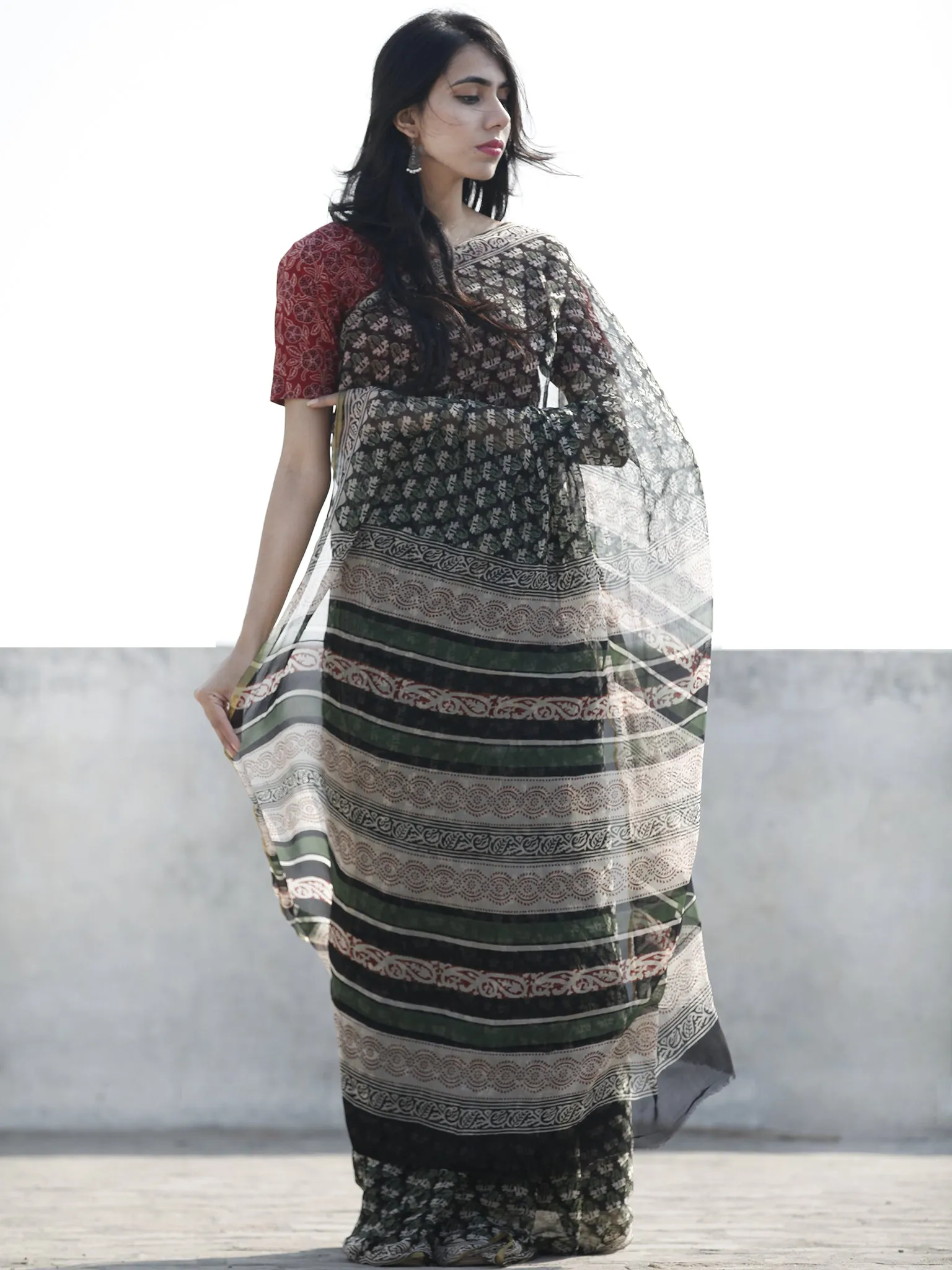 Navy Blue White Hand Block Printed Chiffon Saree With Zari Border - S031702616