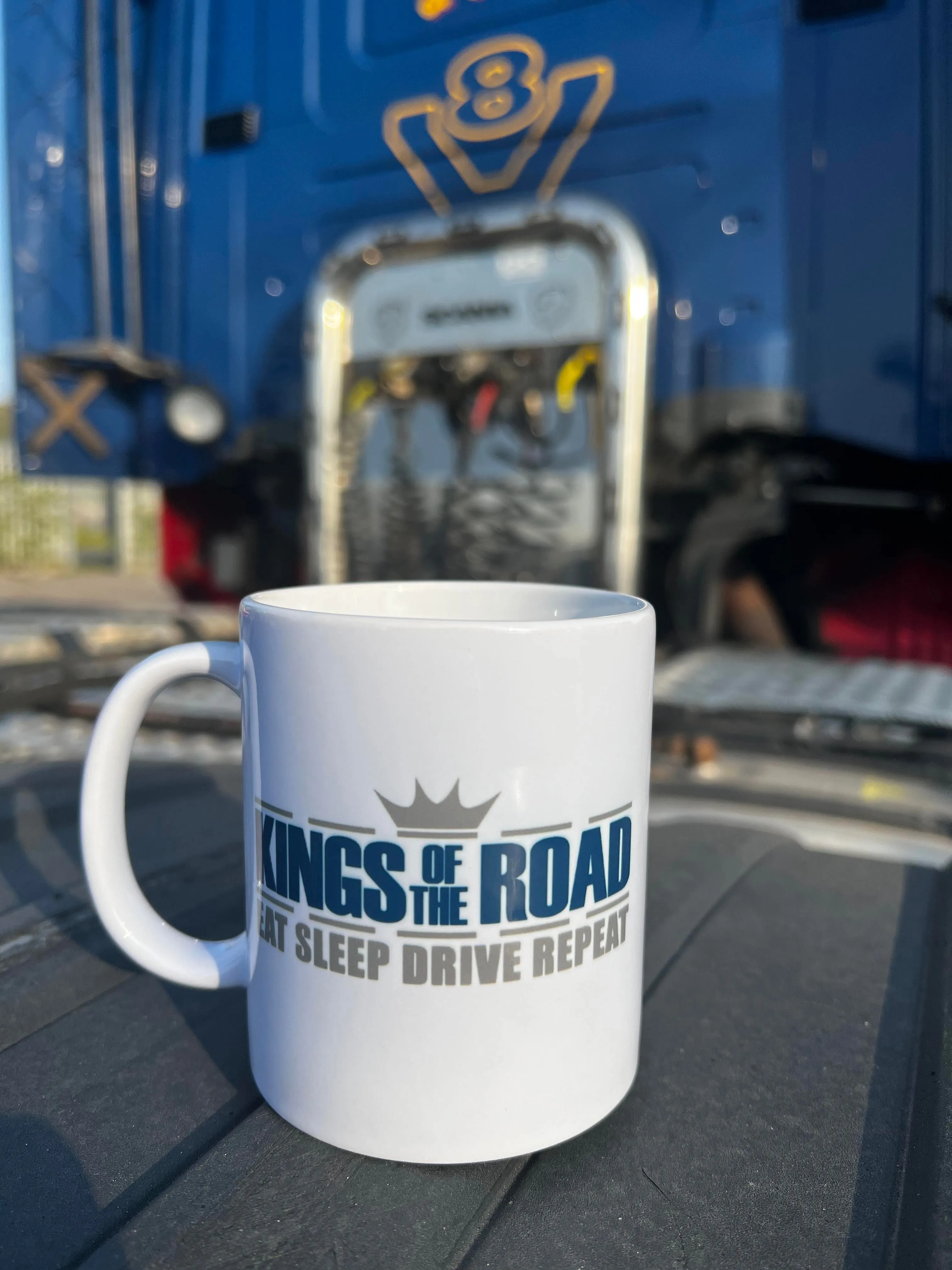 NEW KINGS BLUE MUG