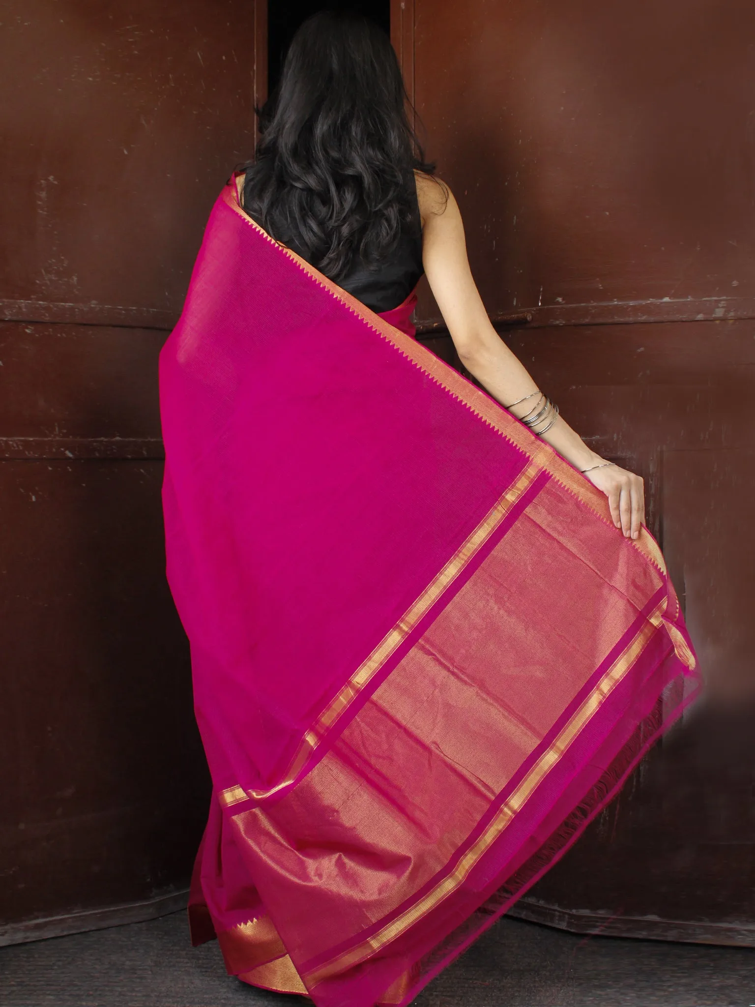 Pink Golden Handloom Mangalagiri Cotton Saree With Zari Border - S031703690