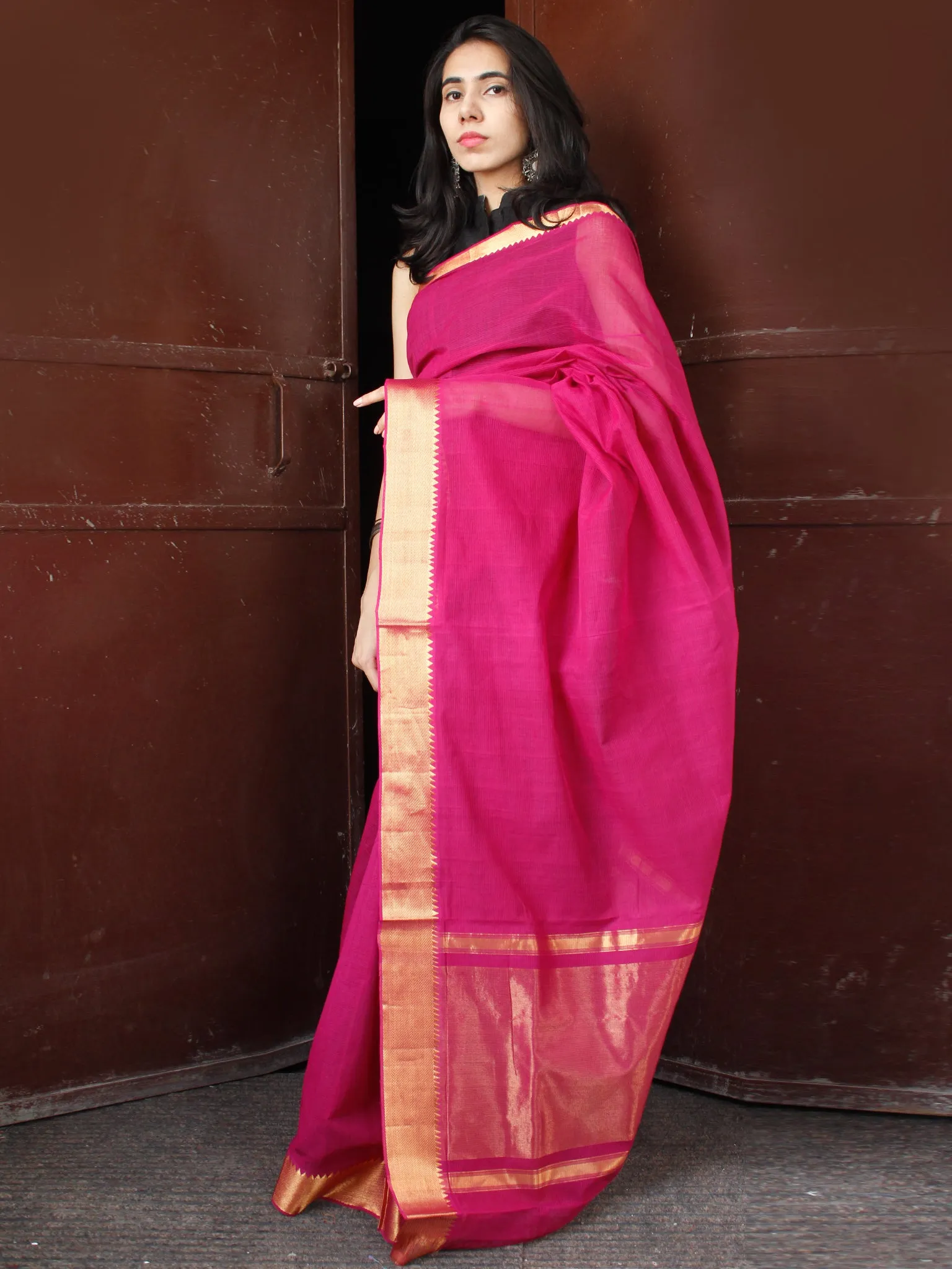 Pink Golden Handloom Mangalagiri Cotton Saree With Zari Border - S031703690