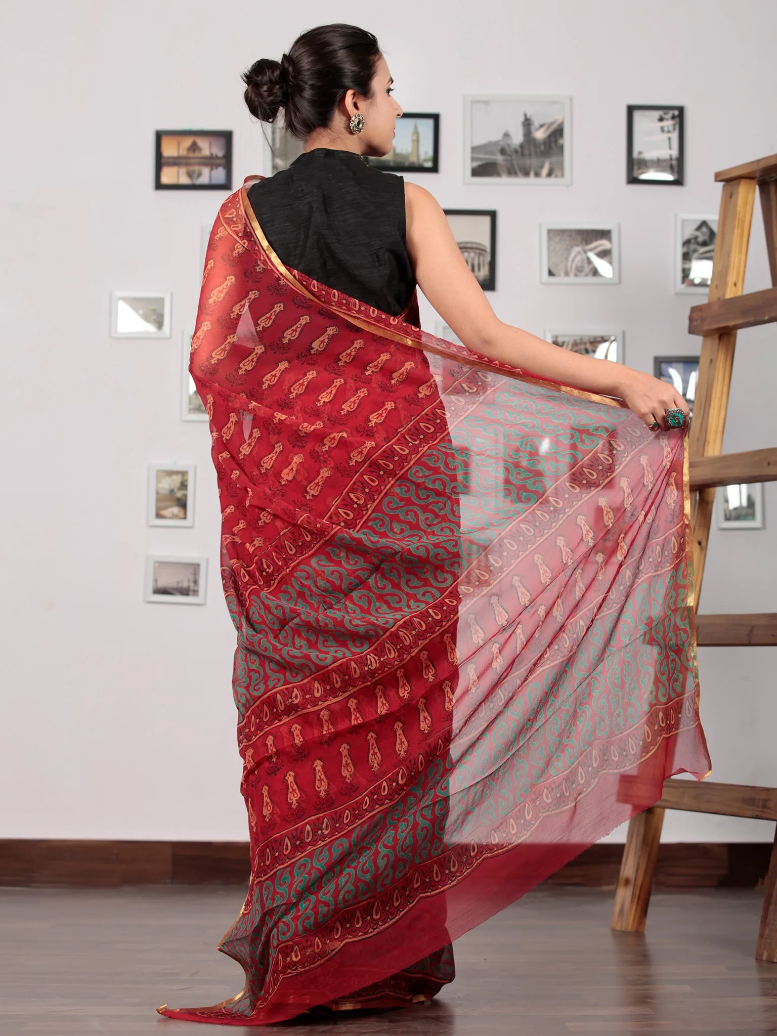 Red Green Black Hand Block Printed Chiffon Saree with Zari Border - S031702773