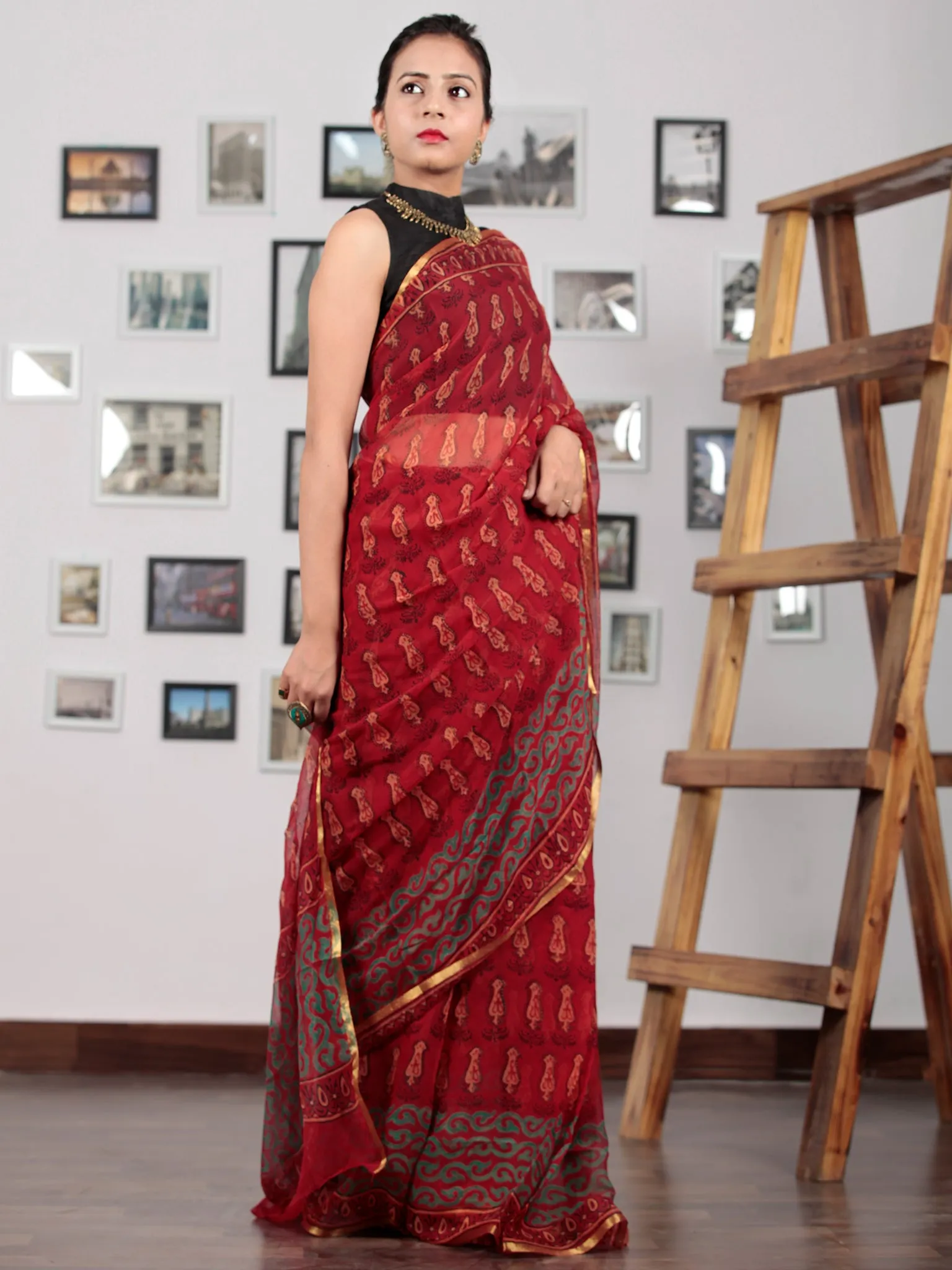 Red Green Black Hand Block Printed Chiffon Saree with Zari Border - S031702773